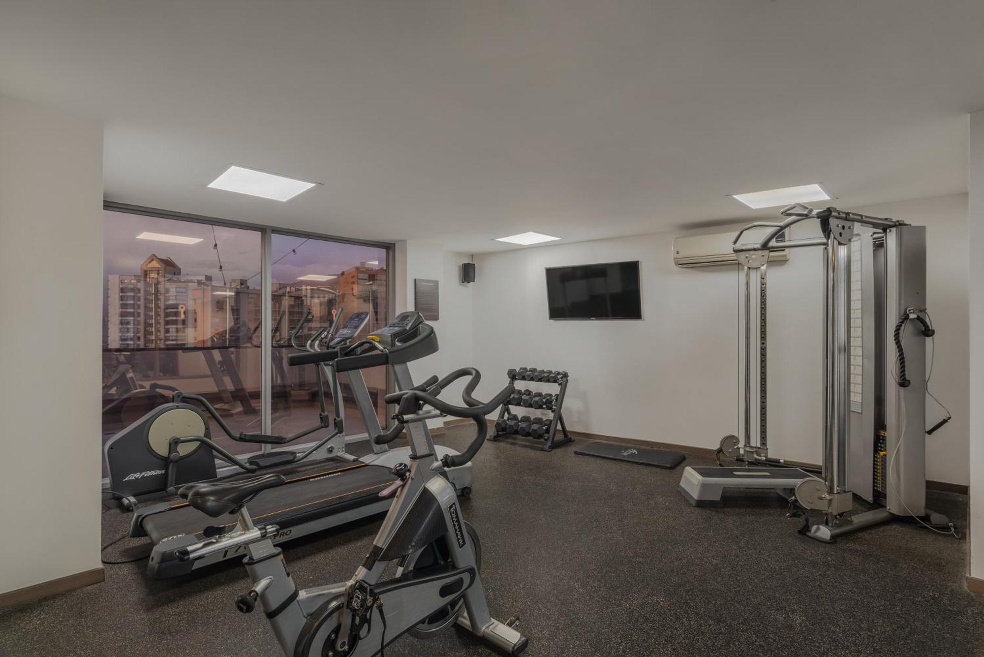 Sites Hotel Medellín Exteriér fotografie The gym at the hotel