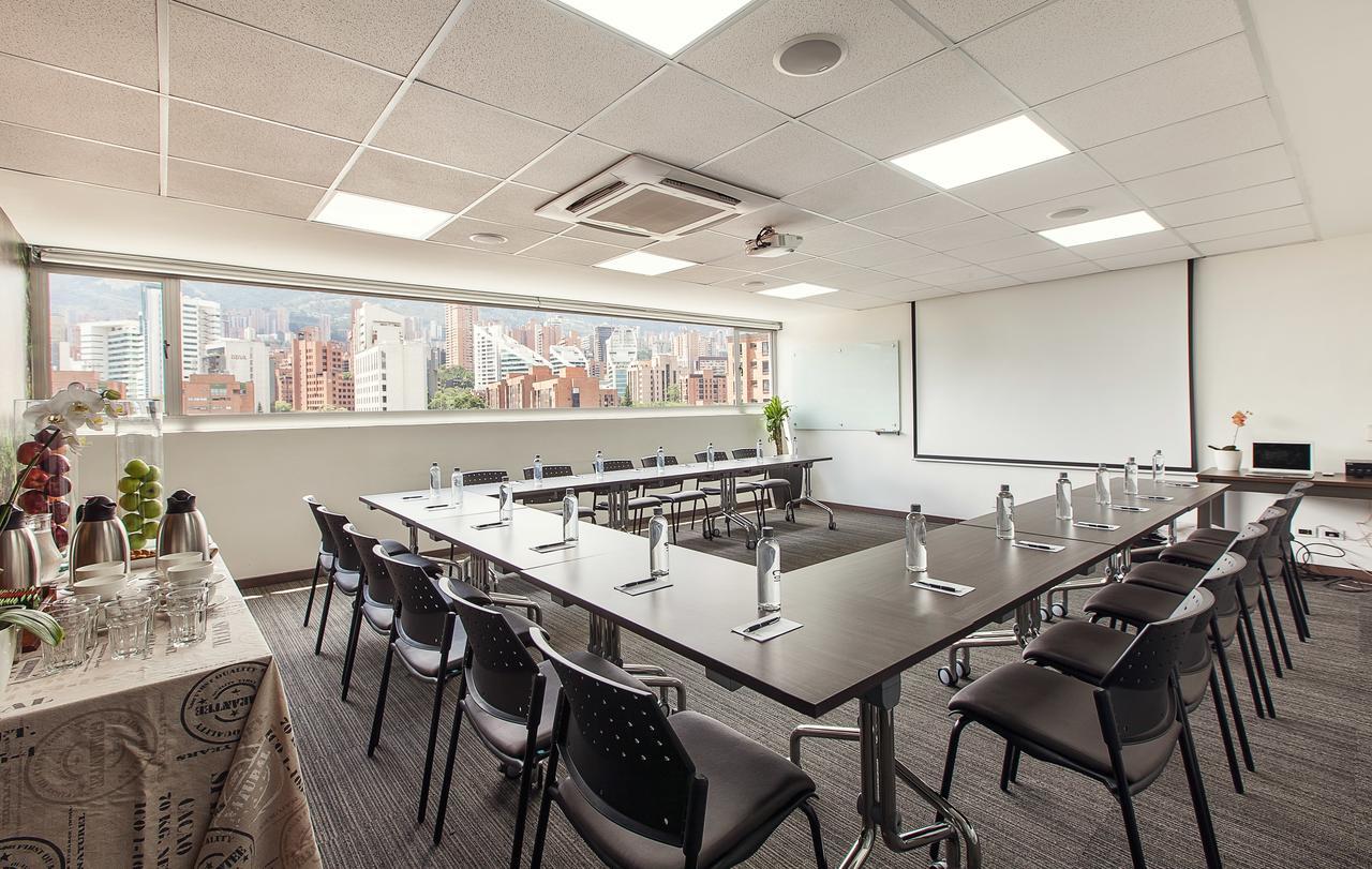 Sites Hotel Medellín Exteriér fotografie Meeting room at the hotel
