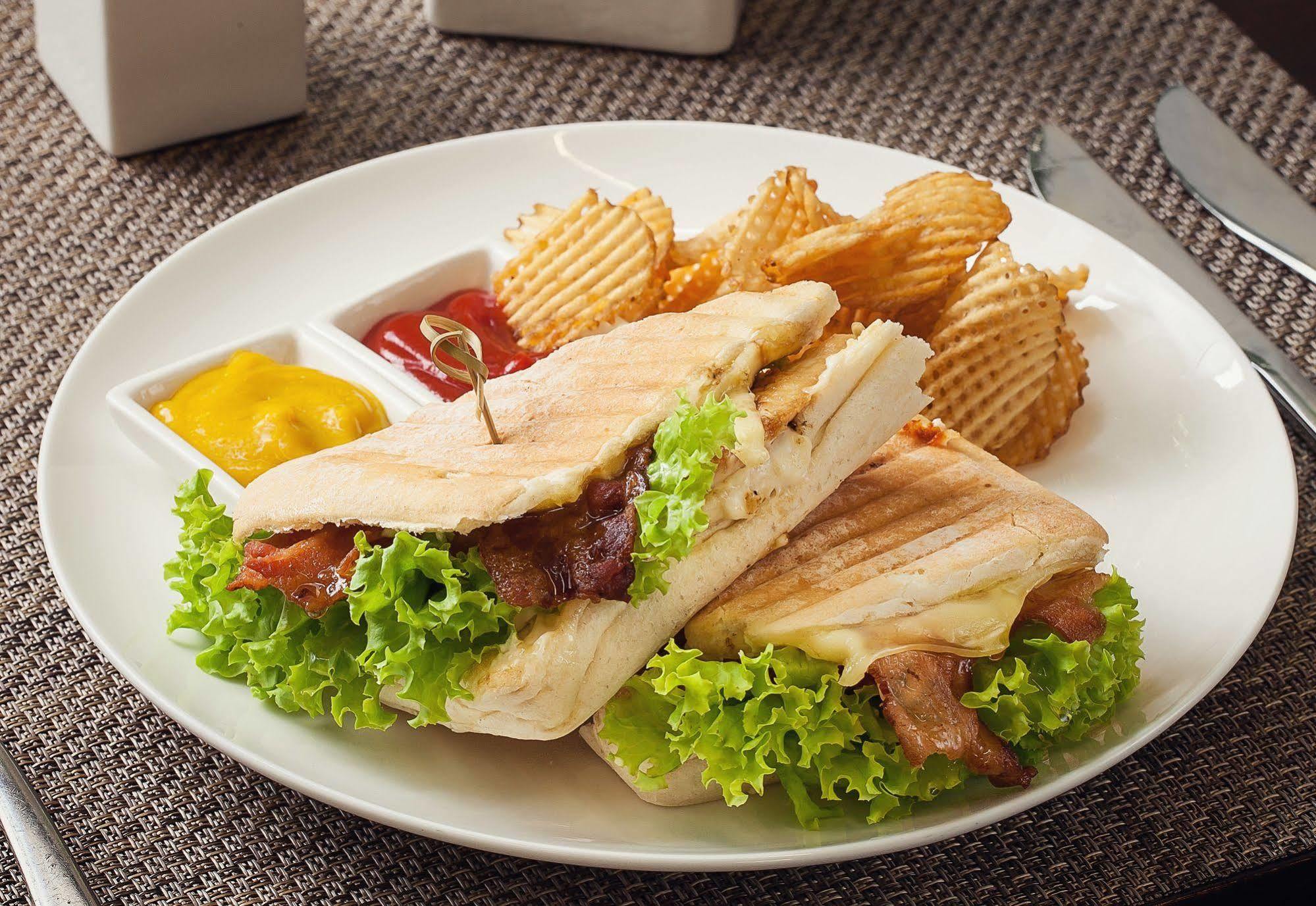 Sites Hotel Medellín Exteriér fotografie A club sandwich