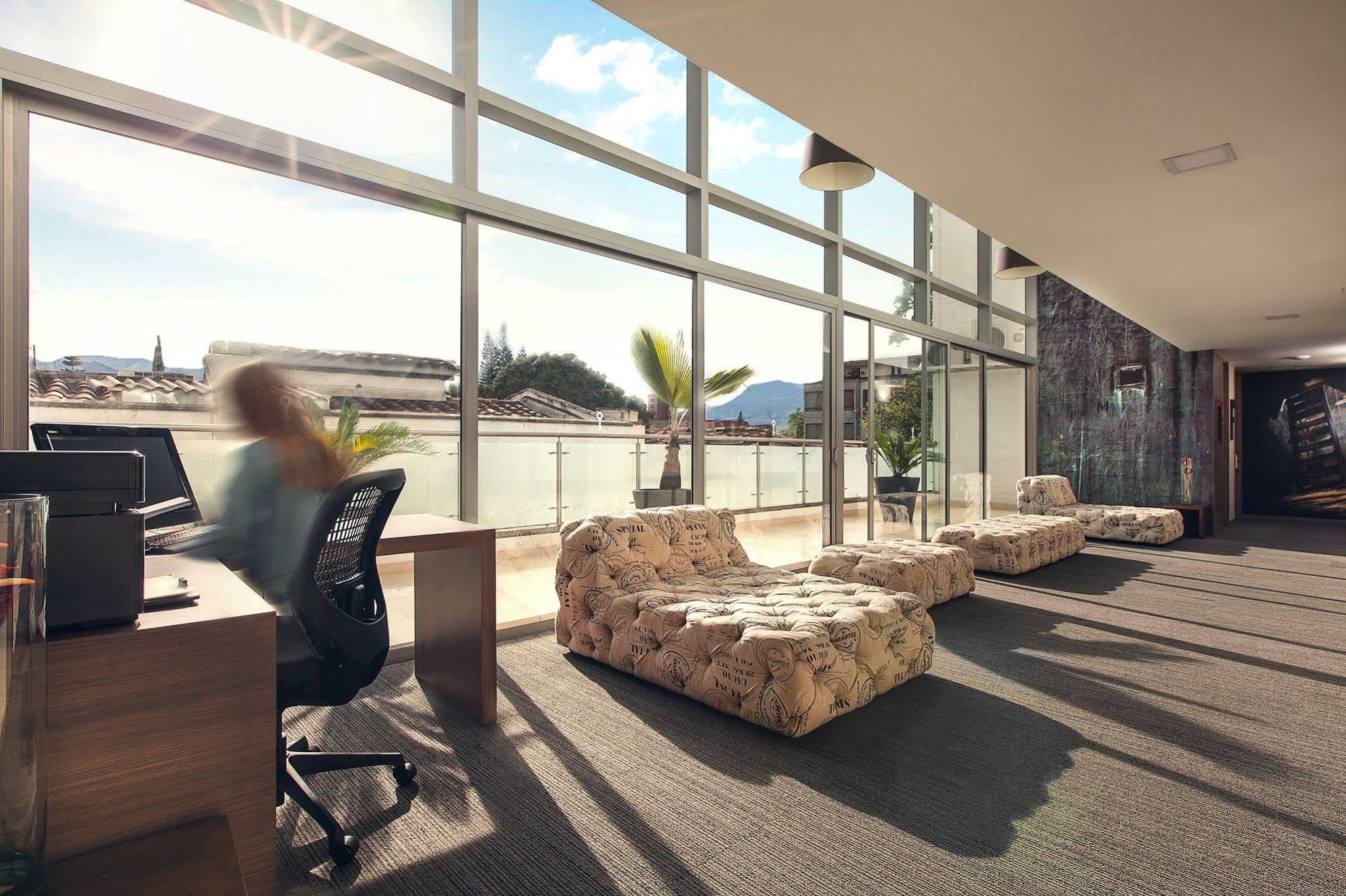 Sites Hotel Medellín Exteriér fotografie Office interior